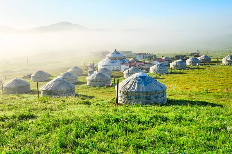 Mông Cổ là vùng thảo nguyên mênh mông nằm ở giữa sa mạc Gobi rộng lớn
